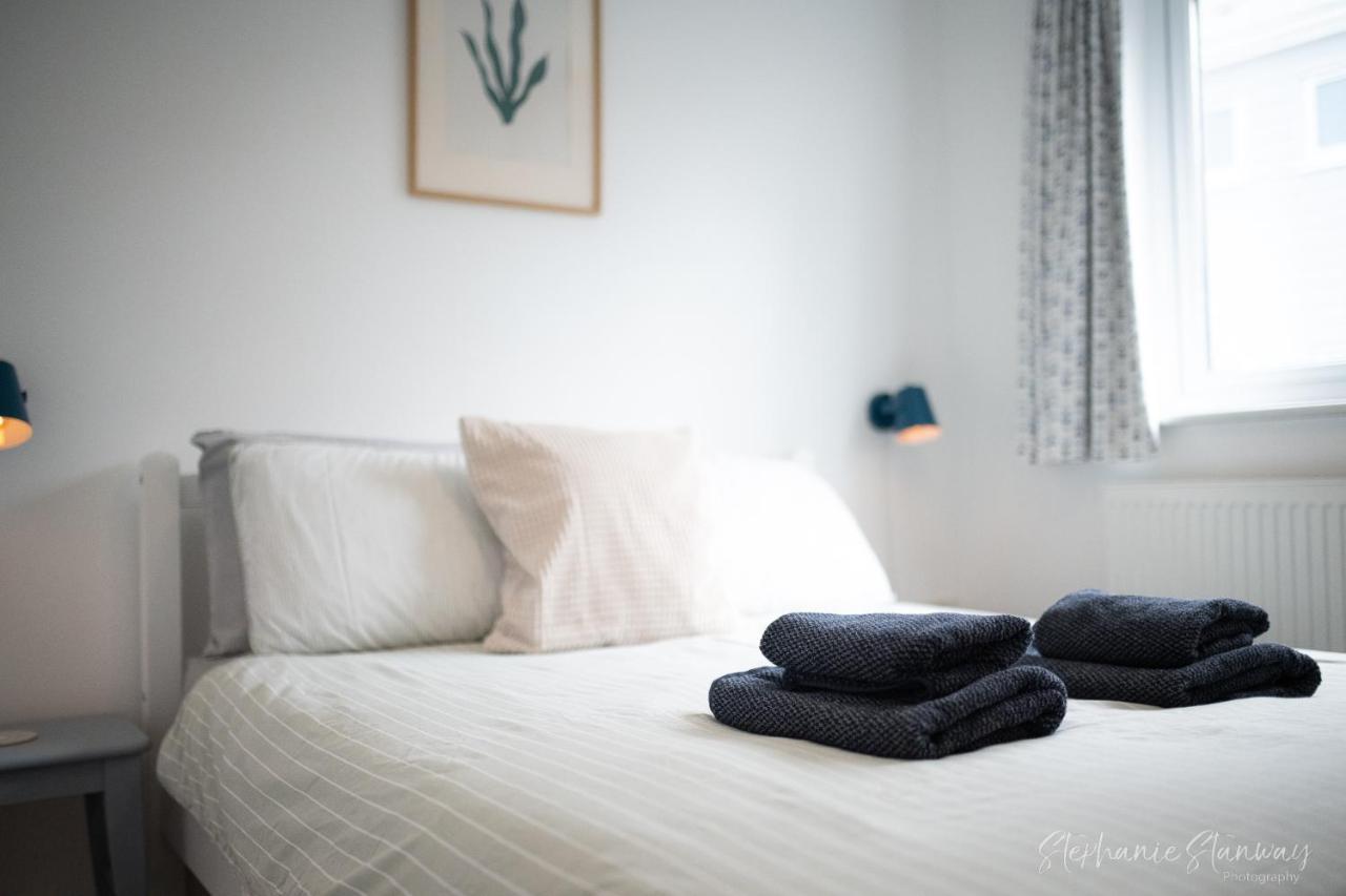 The Lookout, Modern Home From Home, Sleeps 5, With Private Parking & Outside Terrace Сент-Айвс Екстер'єр фото